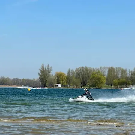 Au Port De 아파트